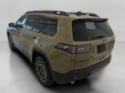 Jeep Cherokee Laredo 4x4 2026 — side view