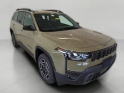 Jeep Cherokee Laredo 4x4 2026 — side view