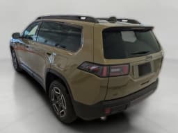 Jeep Cherokee Laredo 4x4 2026 — side view