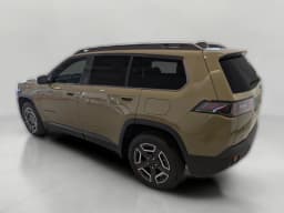 Jeep Cherokee Laredo 4x4 2026 — side view