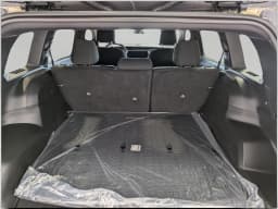 Jeep Cherokee Laredo 4x4 2026 — side view