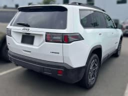 Jeep Cherokee Laredo 4x4 2026 — side view