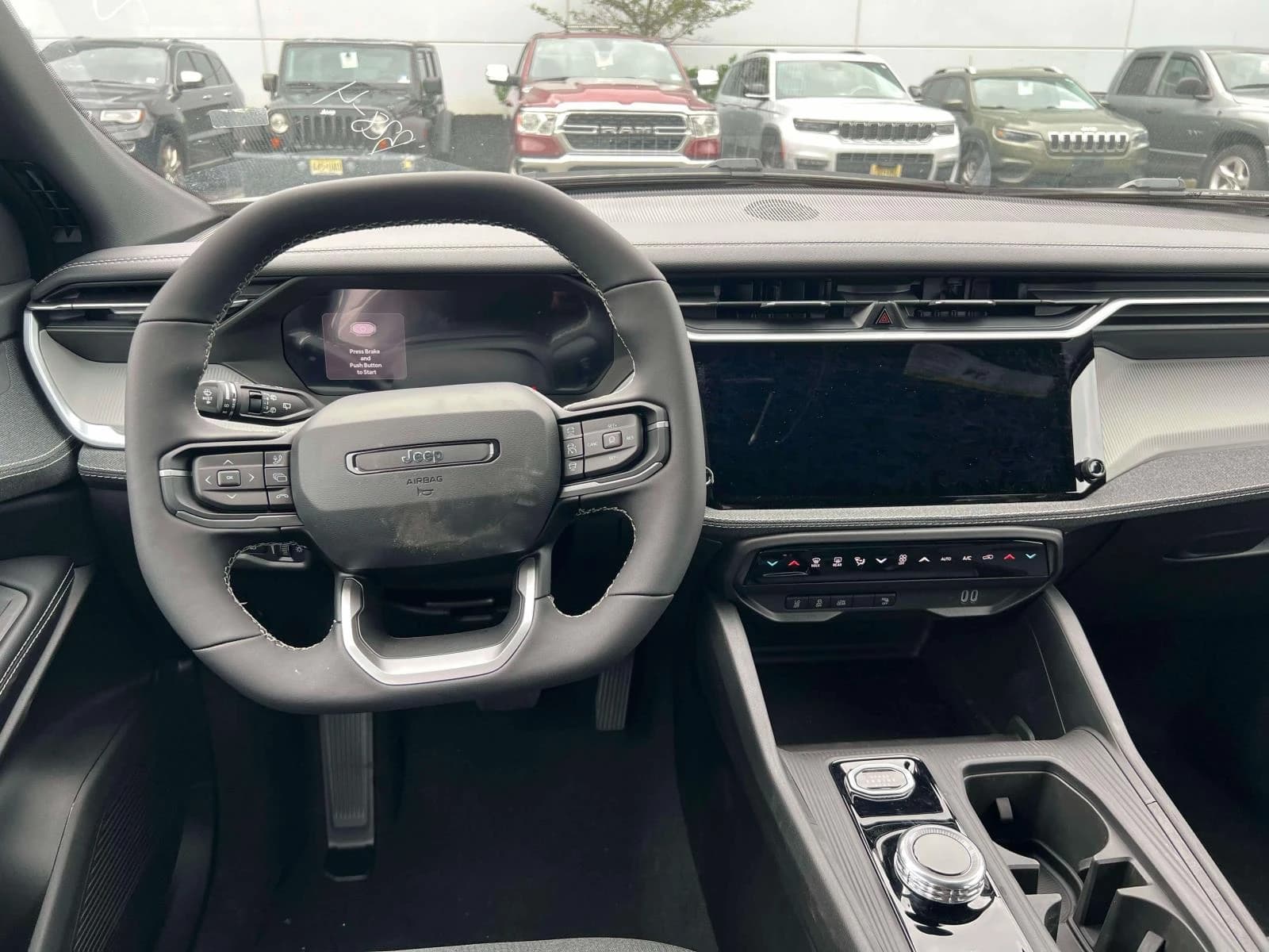 Jeep Cherokee Laredo 4x4 2026 — side view
