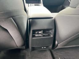 Jeep Cherokee Laredo 4x4 2026 — side view