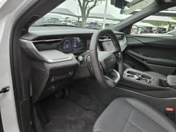 Jeep Cherokee Laredo 4x4 2026 — side view