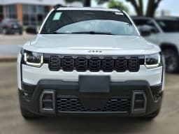 Jeep Cherokee Laredo 4x4 2026 — side view