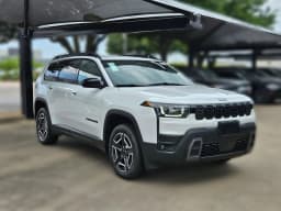 Jeep Cherokee Laredo 4x4 2026 — side view