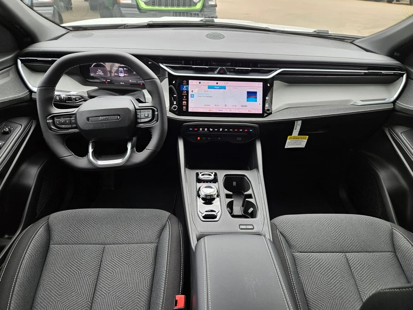 Jeep Cherokee Laredo 4x4 2026 — side view