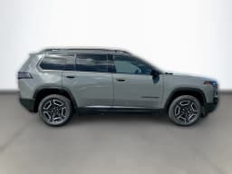 Jeep Cherokee Laredo 4x4 2026 — side view