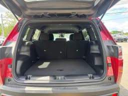 Jeep Cherokee Laredo 4x4 2026 — side view