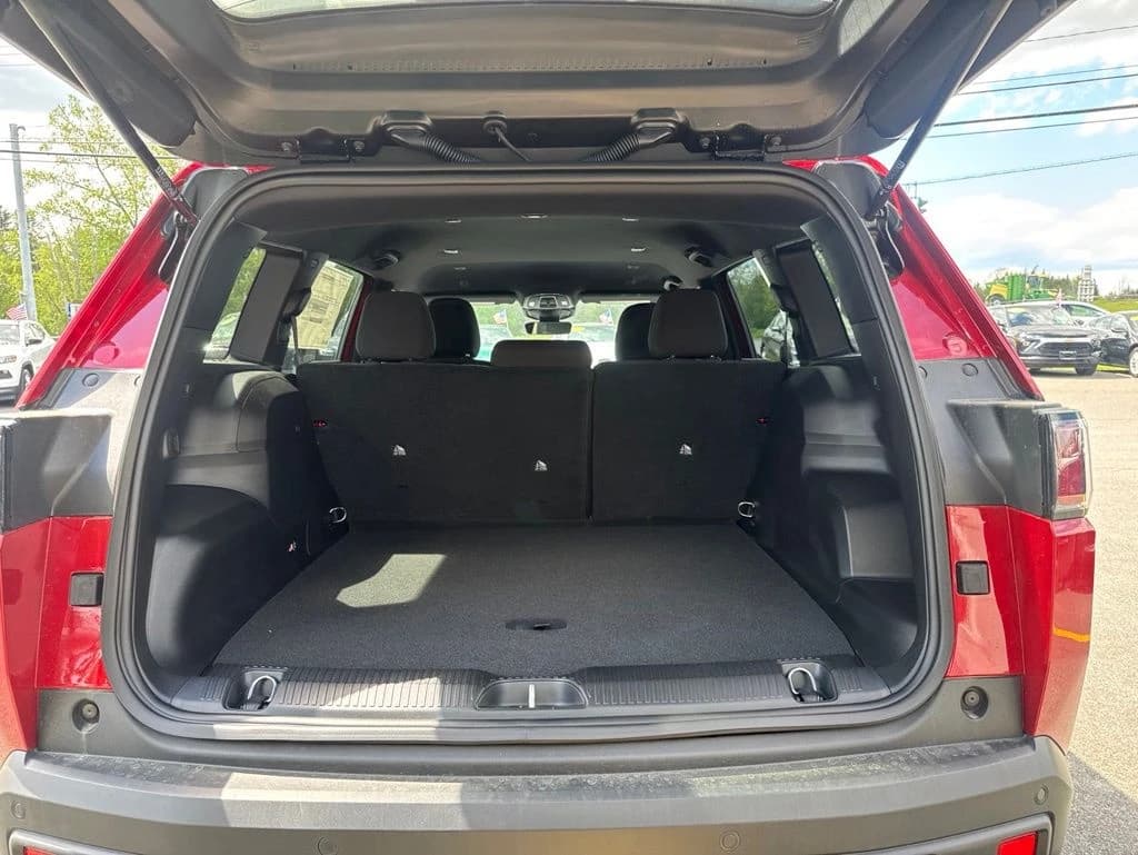 Jeep Cherokee Laredo 4x4 2026 — side view