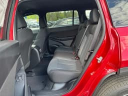 Jeep Cherokee Laredo 4x4 2026 — side view