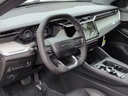 Jeep Cherokee Limited 4x4 2026 — side view