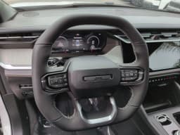 Jeep Cherokee Limited 4x4 2026 — side view