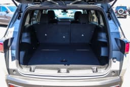 Jeep Cherokee Laredo 4x4 2026 — side view