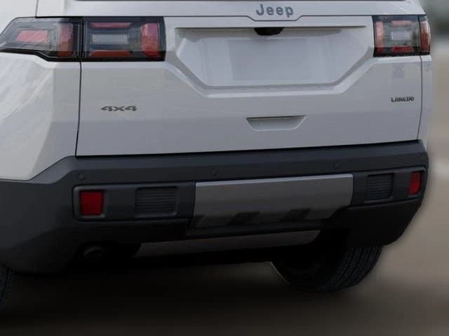 Jeep Cherokee Laredo 4x4 2026 — side view