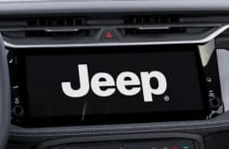 Jeep Cherokee Laredo 4x4 2026 — side view