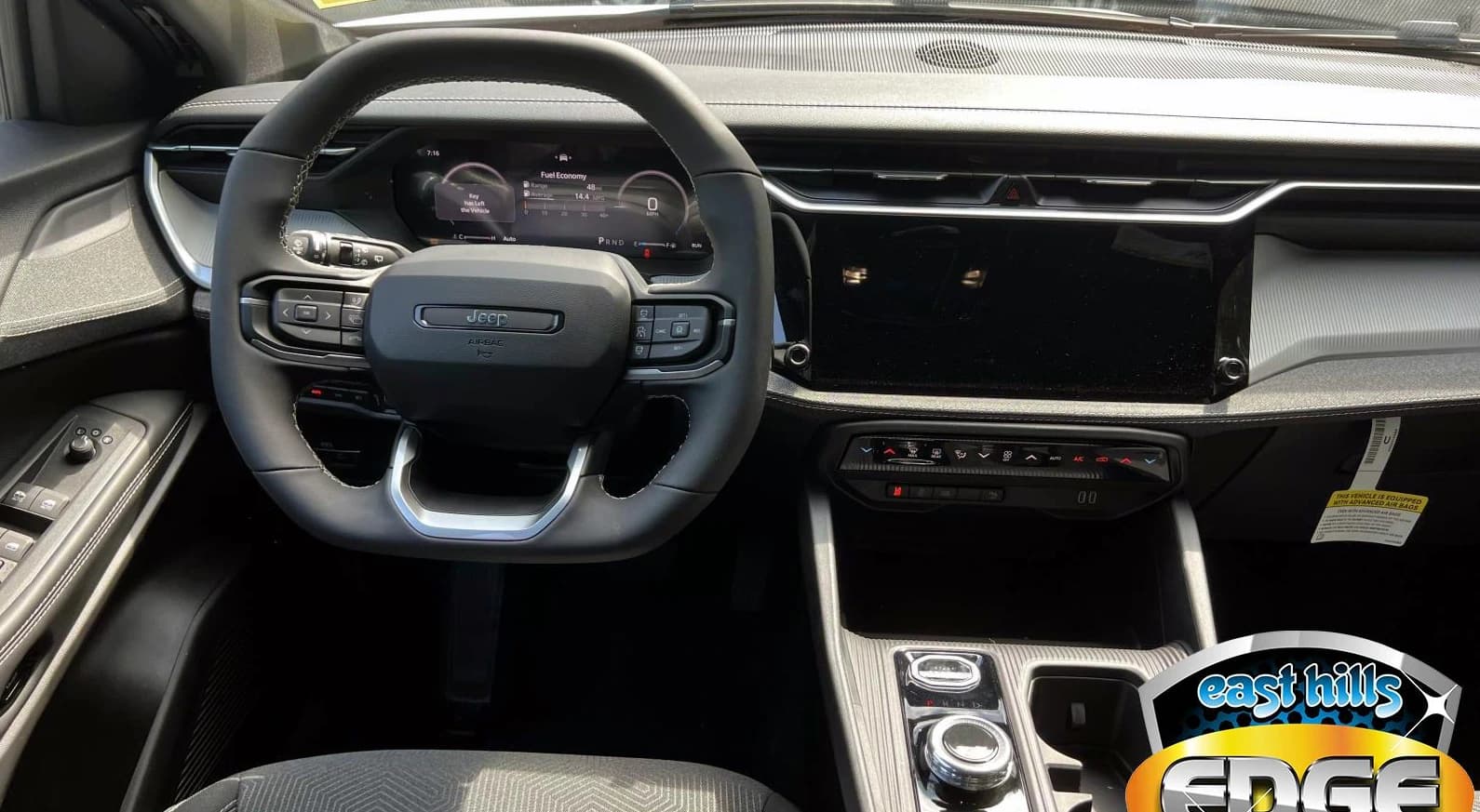 Jeep Cherokee Laredo 4x4 2026 — side view