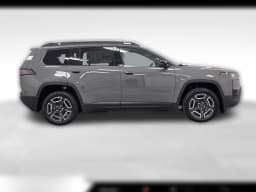 Jeep Cherokee Laredo 4x4 2026 — side view