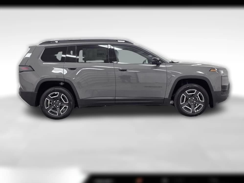 Jeep Cherokee Laredo 4x4 2026 — side view