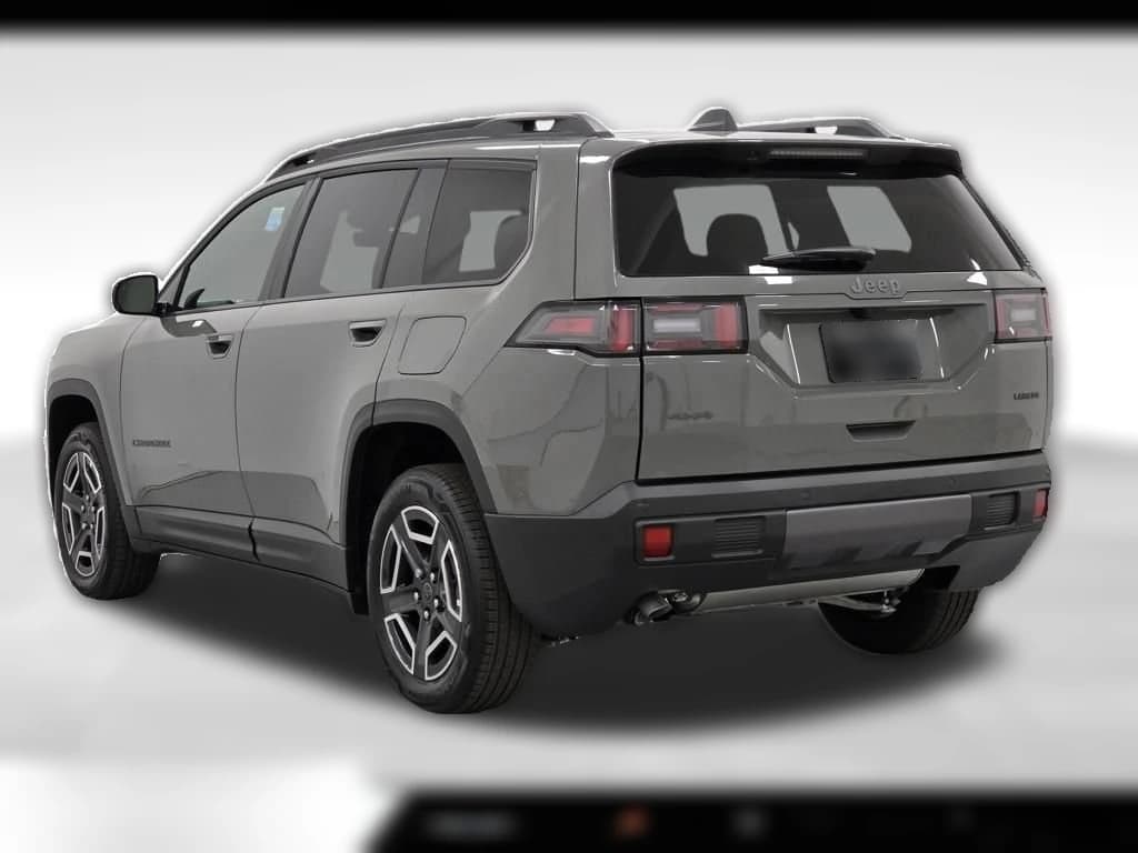 Jeep Cherokee Laredo 4x4 2026 — side view