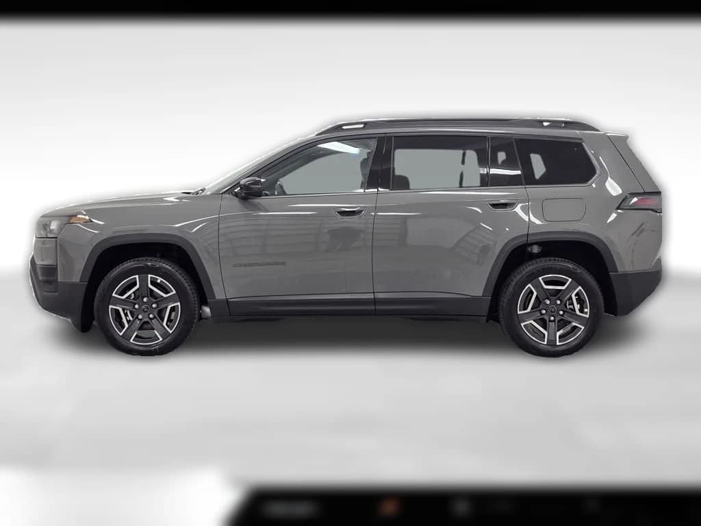 Jeep Cherokee Laredo 4x4 2026 — side view