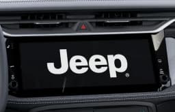 Jeep Cherokee Laredo 4x4 2026 — side view
