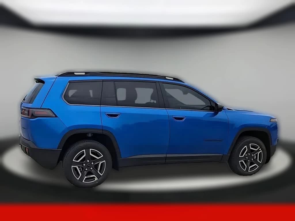 Jeep Cherokee Laredo 4x4 2026 — side view
