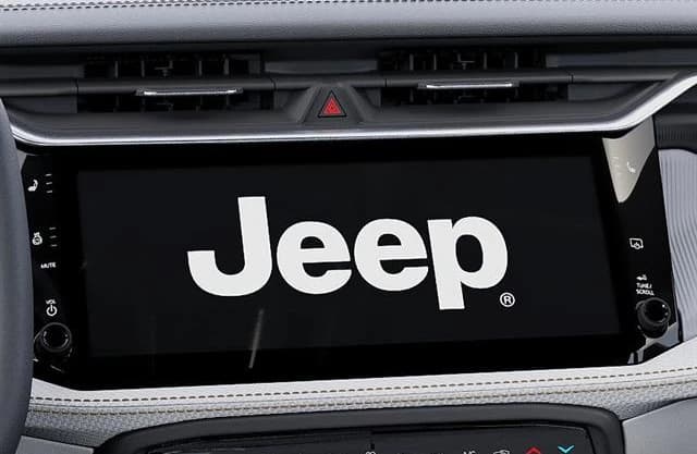 Jeep Cherokee Limited 4x4 2026 — side view