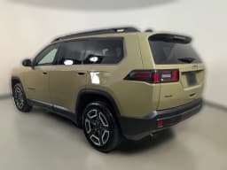 Jeep Cherokee Laredo 4x4 2026 — side view