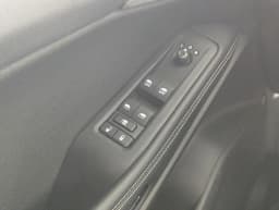 Jeep Cherokee Laredo 4x4 2026 — side view