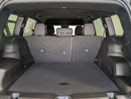 Jeep Cherokee Laredo 4x4 2026 — side view