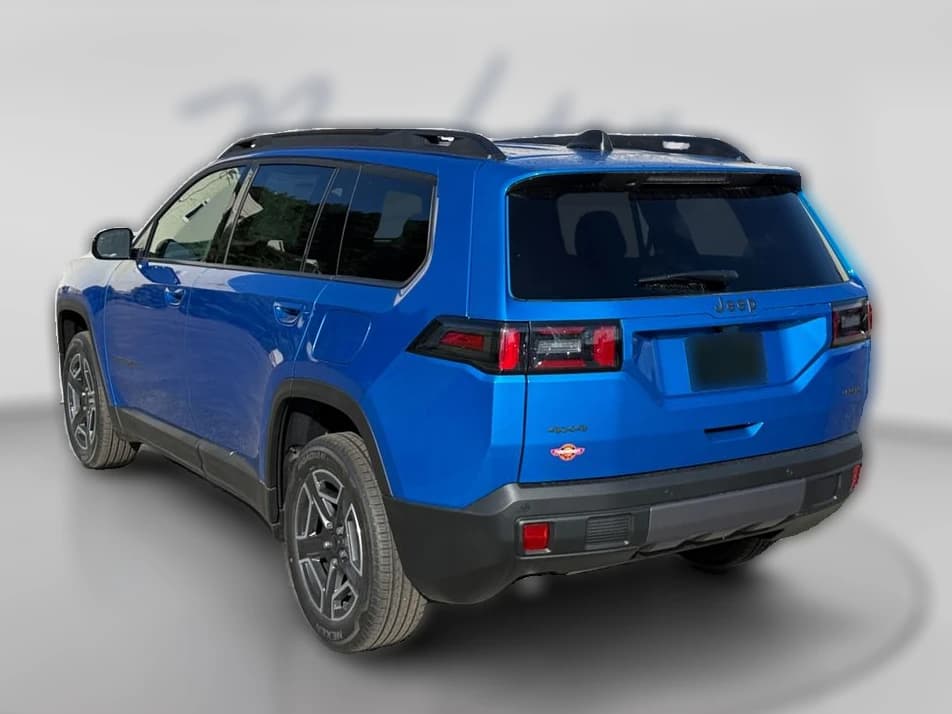 Jeep Cherokee Laredo 4x4 2026 — side view
