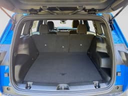Jeep Cherokee Laredo 4x4 2026 — side view