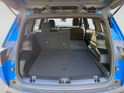 Jeep Cherokee Laredo 4x4 2026 — side view