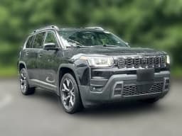 Jeep Cherokee Overland 4x4 2026 — side view