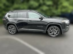 Jeep Cherokee Overland 4x4 2026 — side view