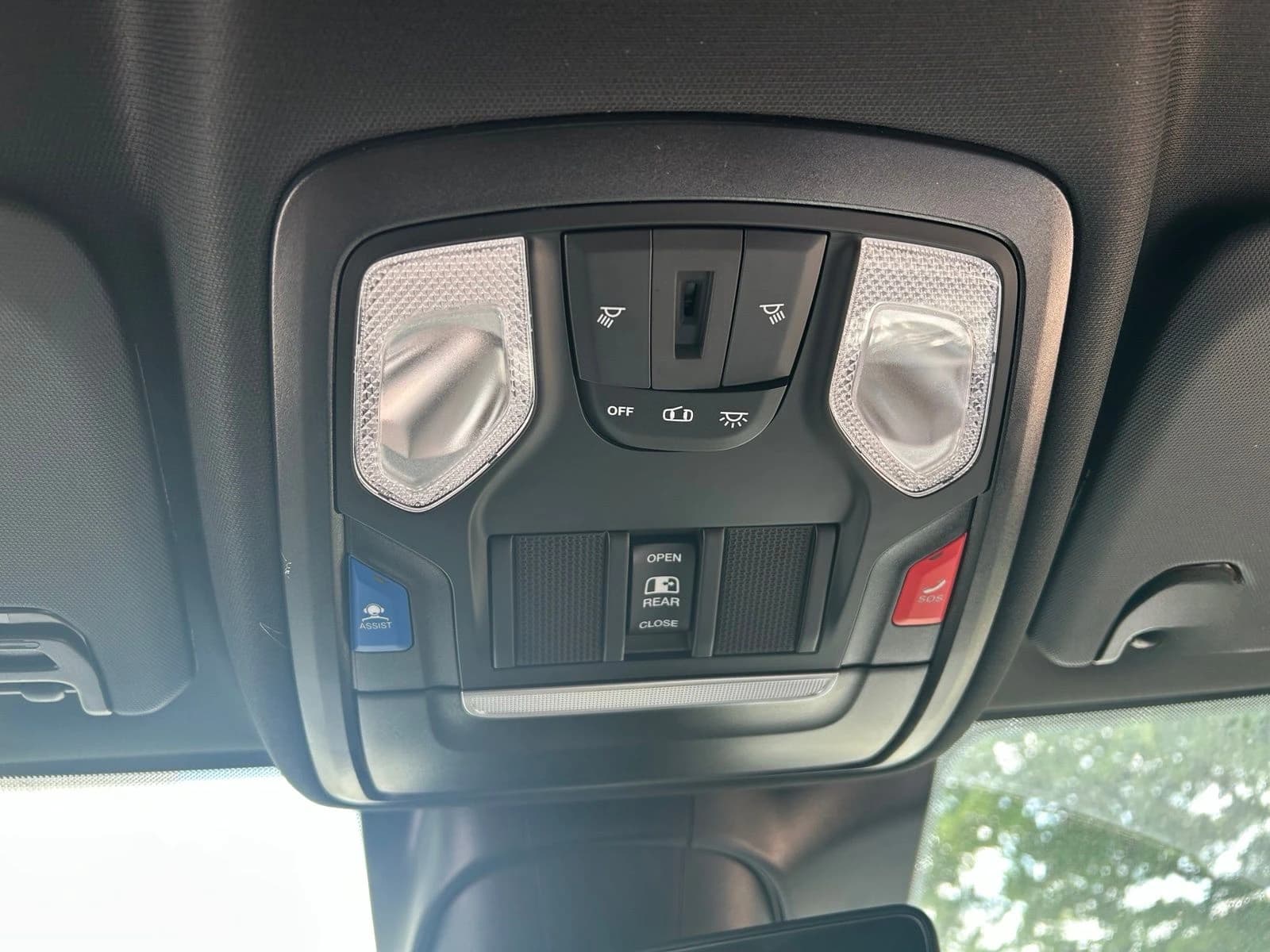 Ram 3500 Tradesman 4x4 Crew Cab 6'4" Box 2026 — side view