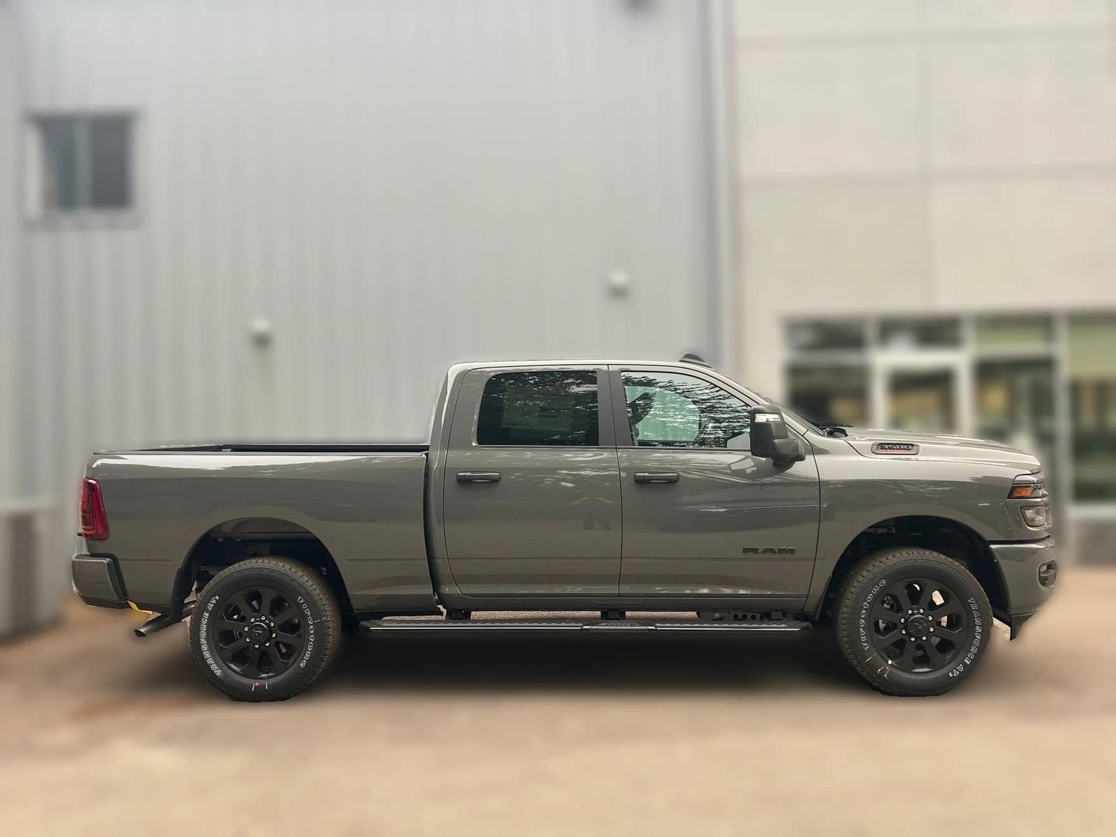 Ram 3500 Big Horn 4x4 Crew Cab 6'4" Box 2026 — side view