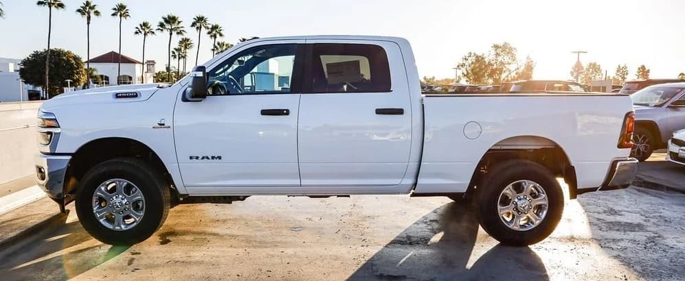 Ram 3500 Big Horn 4x4 Crew Cab 6'4" Box 2026 — side view