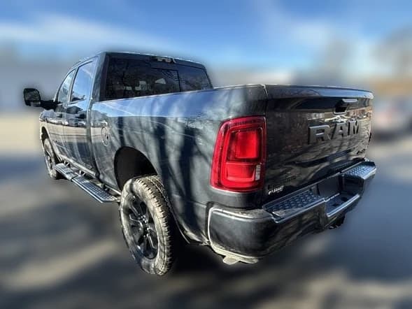 Ram 3500 Big Horn 4x4 Crew Cab 6'4" Box 2026 — side view