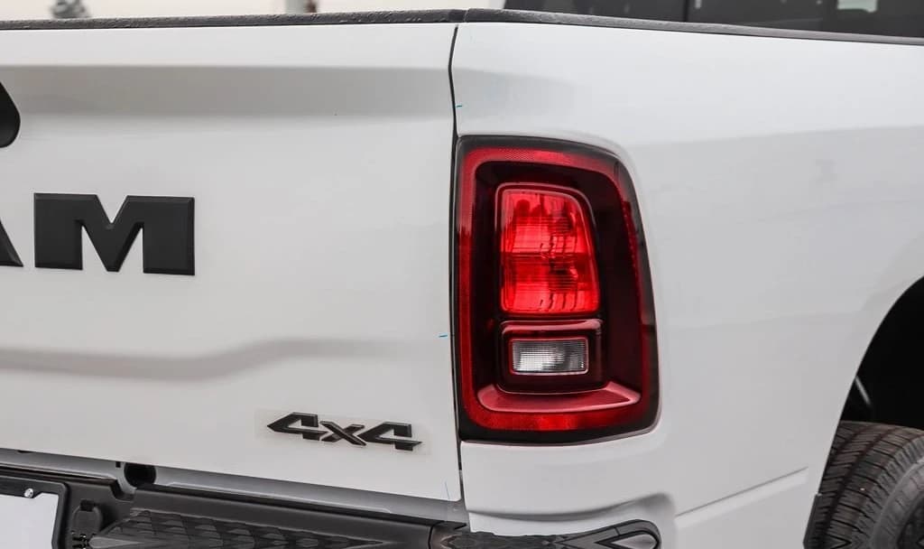 Ram 3500 Tradesman 4x4 Crew Cab 8' Box 2026 — side view