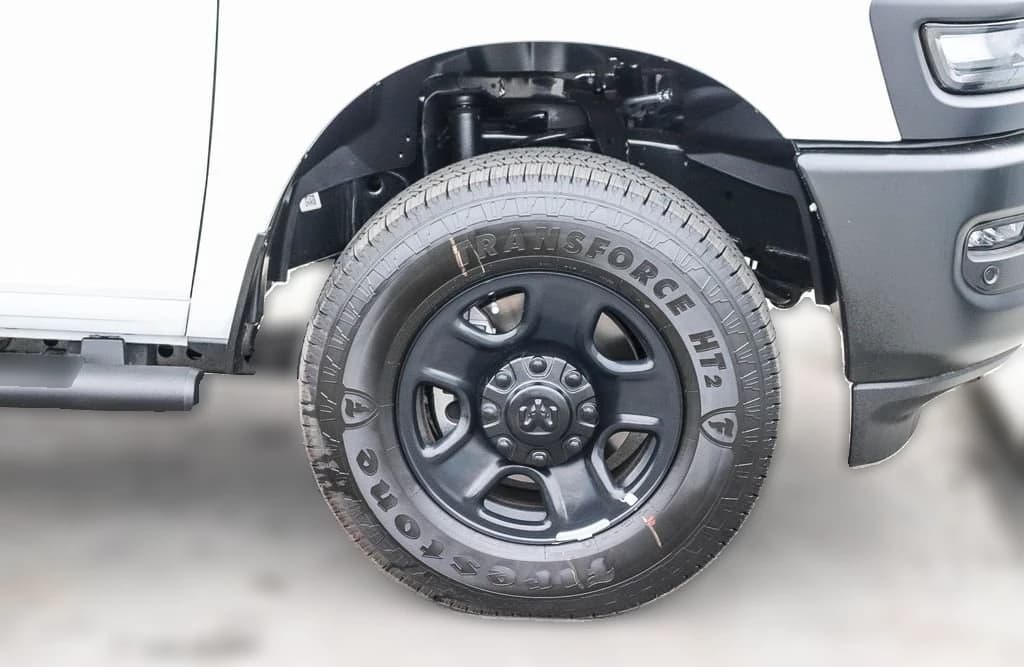 Ram 3500 Tradesman 4x4 Crew Cab 8' Box 2026 — side view