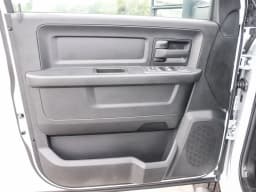 Ram 3500 Tradesman 4x4 Crew Cab 8' Box 2026 — side view