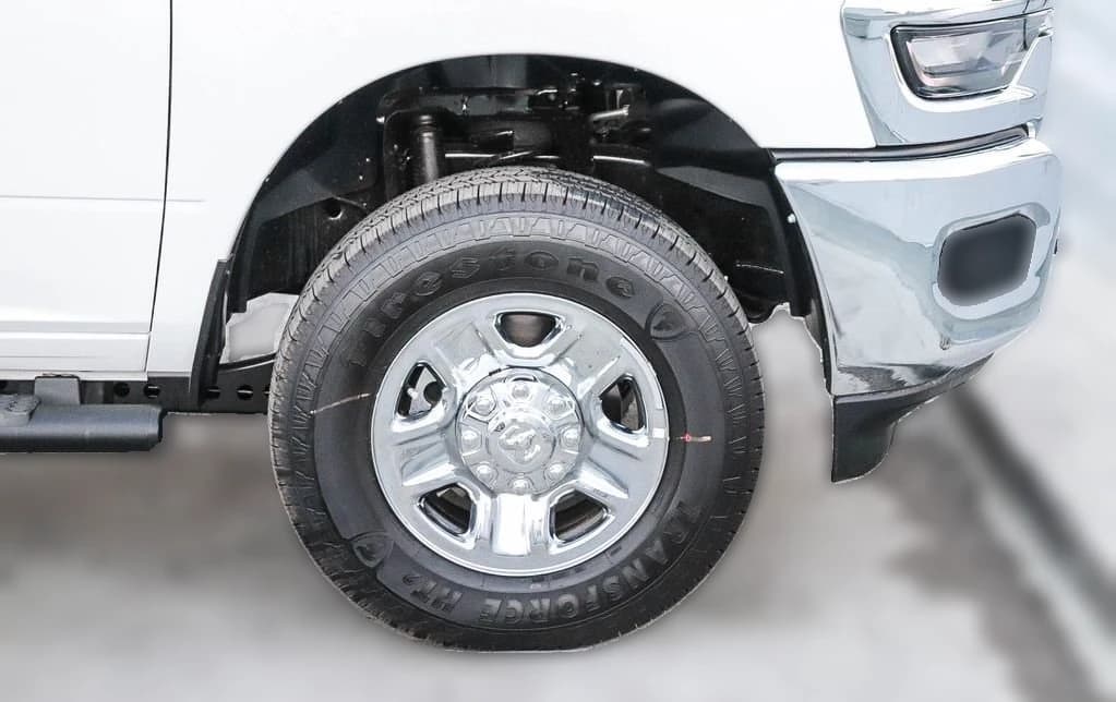 Ram 3500 Tradesman 4x4 Crew Cab 8' Box 2026 — side view