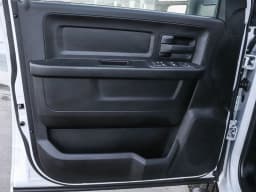 Ram 3500 Tradesman 4x4 Crew Cab 8' Box 2026 — side view
