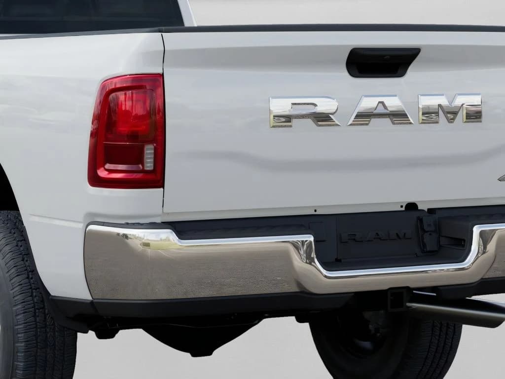 Ram 3500 Tradesman 4x4 Crew Cab 8' Box 2026 — side view