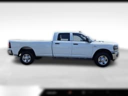 Ram 3500 Tradesman 4x4 Crew Cab 8' Box 2026 — side view