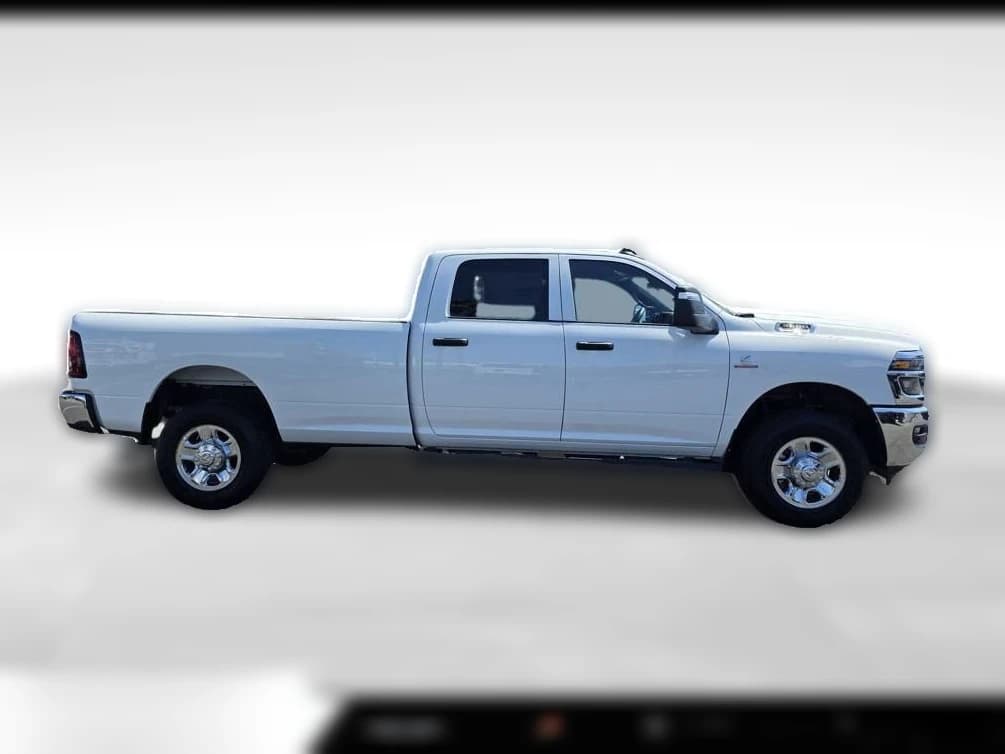Ram 3500 Tradesman 4x4 Crew Cab 8' Box 2026 — side view