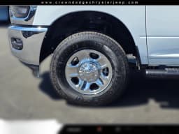 Ram 3500 Tradesman 4x4 Crew Cab 8' Box 2026 — side view
